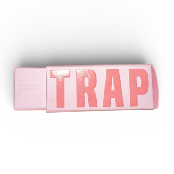 Jeffree Star Velvet Trap Lipstick in Cherry Wet 🍒 - Picture 3 of 6